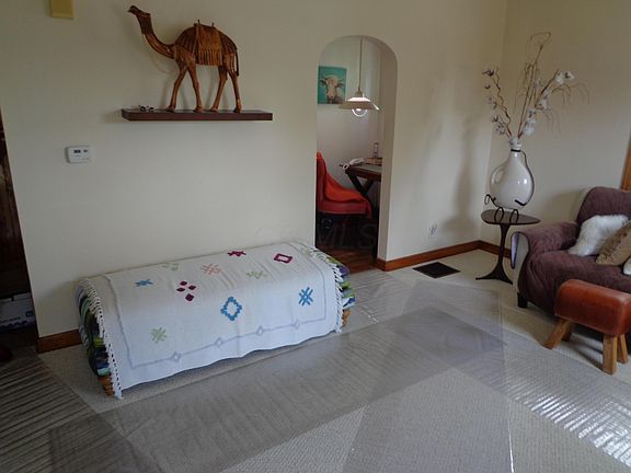 3rd image of 585 Woodbury Ave
