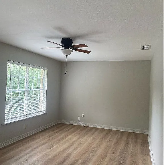 505 Candlelight Ln — Photo 3