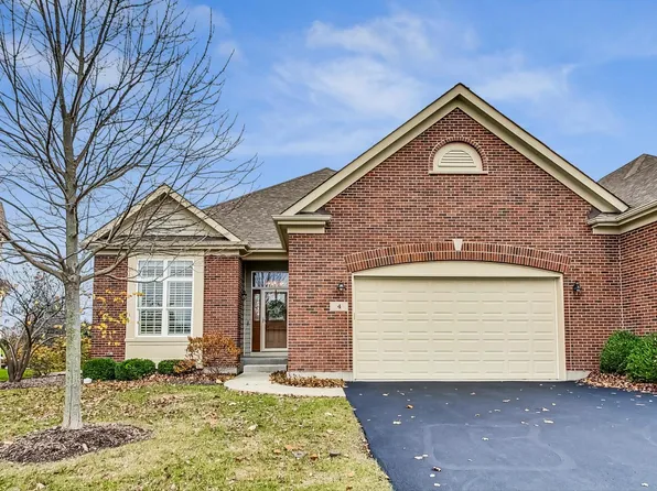 4 White Birch Ct, Lake In The Hills, IL 60156
