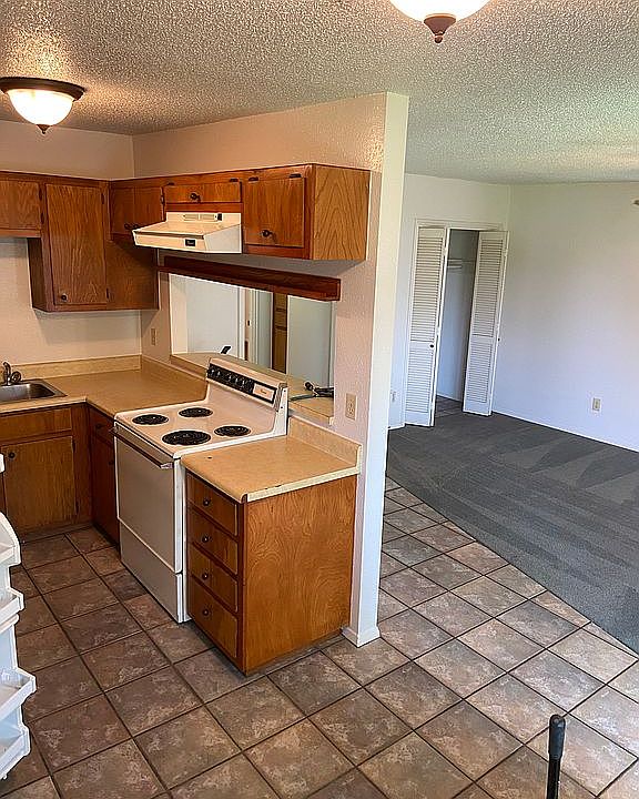 1st image of 114 Lady Bird Ln APT 3