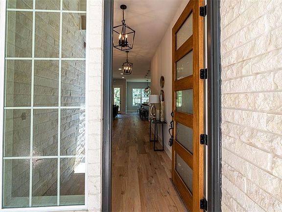 3rd image of 102 Eton Ln