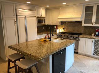 18 Wheelhouse Ct, Long Beach, CA 90803