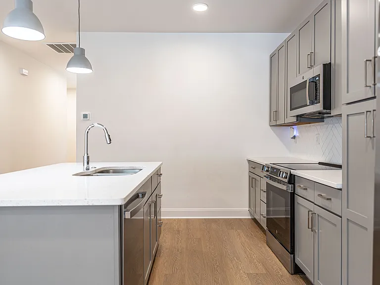 389 James St — Photo 7