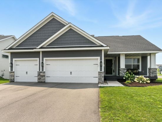 2804 Trinity Dr, Shakopee, MN 55379