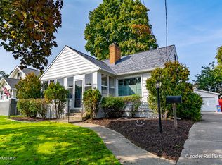 1139 Beechwood St NE, Grand Rapids, MI 49505