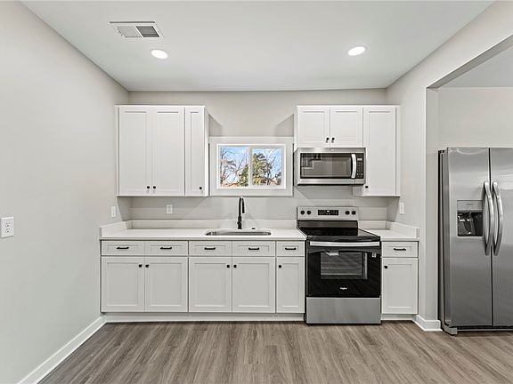 5th image of 8 Powell St
