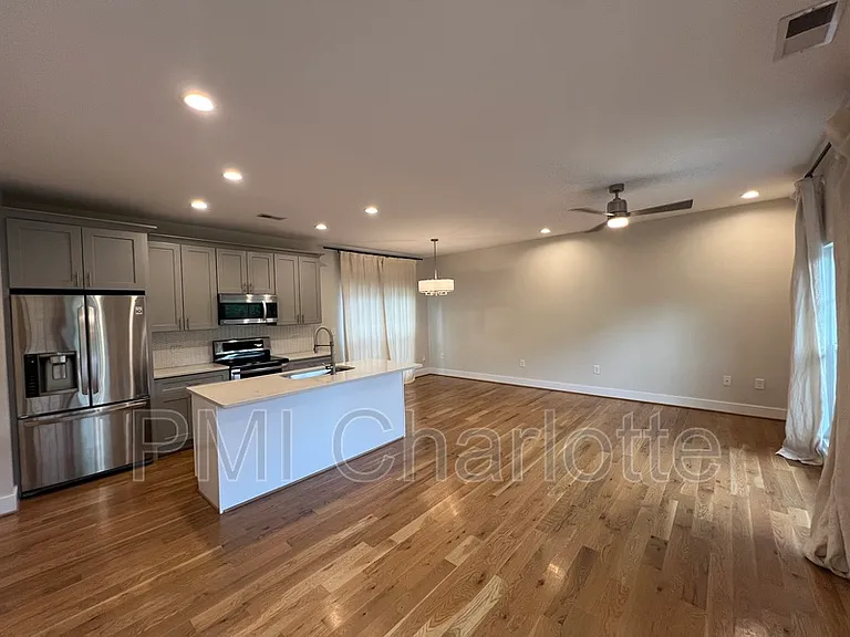 1106 N Alexander St — Photo 9