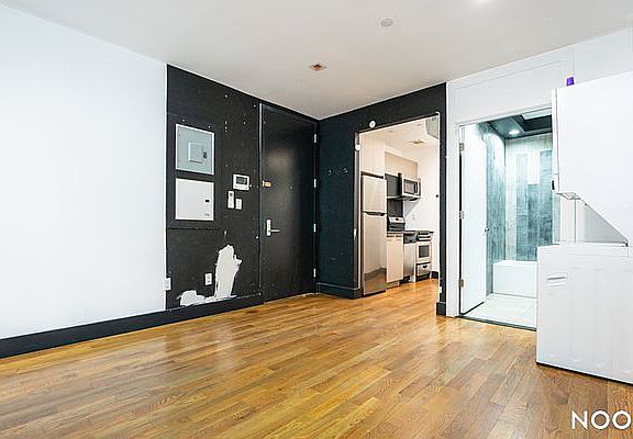 2nd image of 562 Park Pl #1E