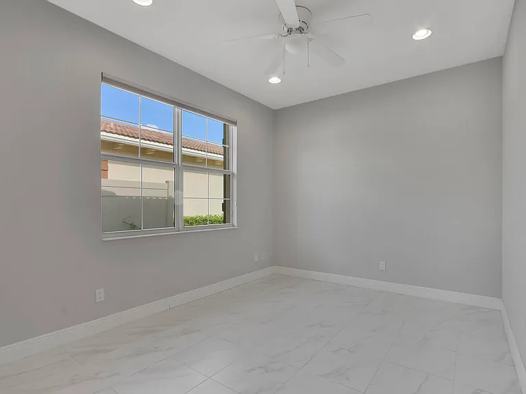 21026 SW Modena Way — Photo 18