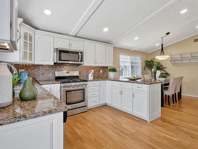 9131 Warfield Dr — Photo 24