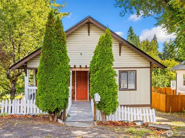316 Charlotte Avenue W, Bremerton, WA 98312