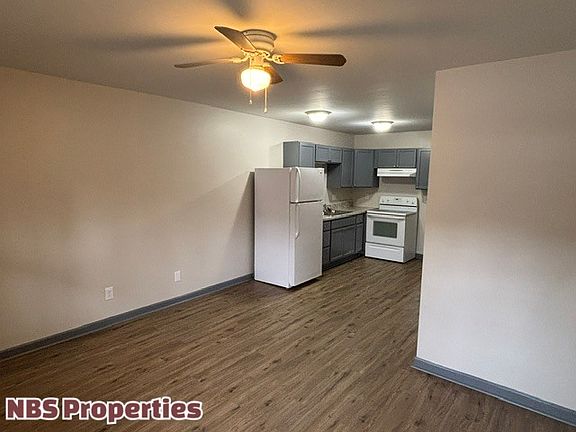 3rd image of 867 N Gallaher View Road Northwestunit #102
