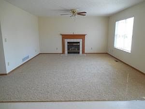 4th image of 1039 Lakegrove Ct