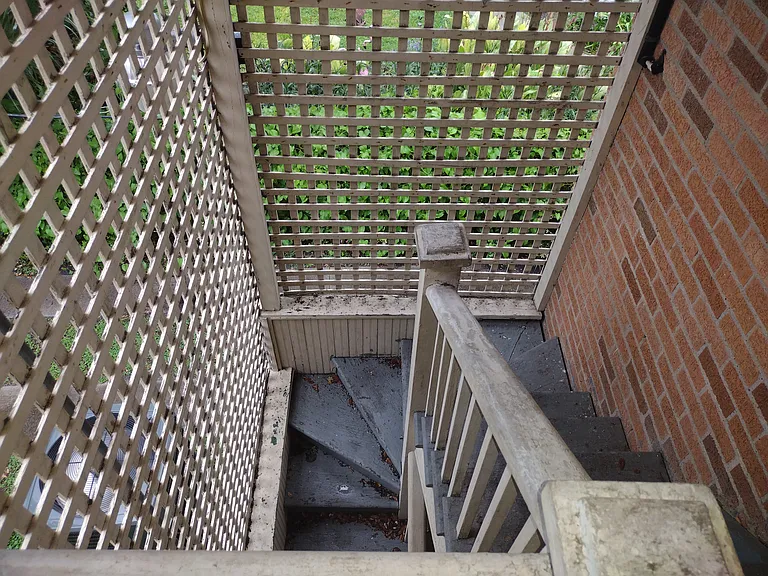 Broadway St — Photo 16