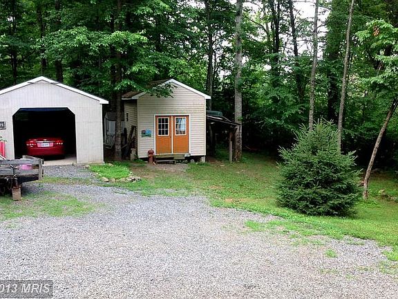 3rd image of 79 Riverwood Ln