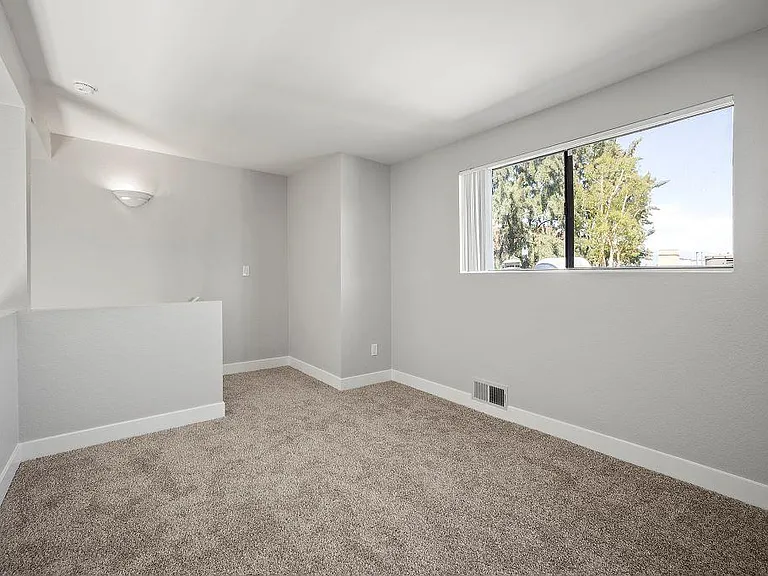 Brody Terrace Apartments — Photo 38