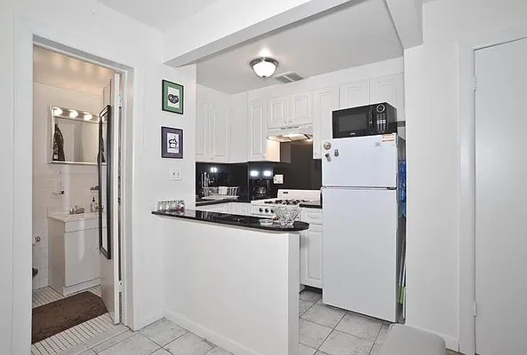 Rented by Oxford Property Group | media 9