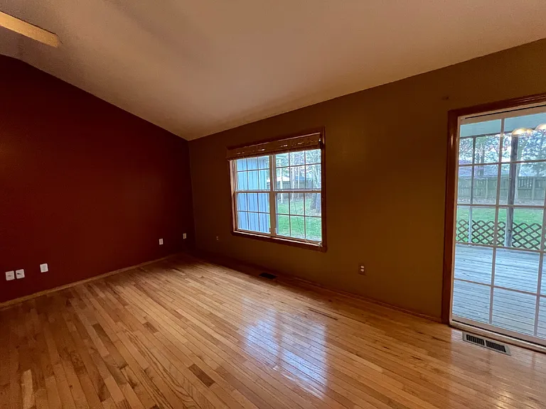 161 Shadowview Dr — Photo 16