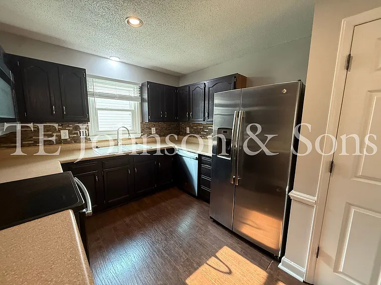 1830 Camden Forest Dr — Photo 13