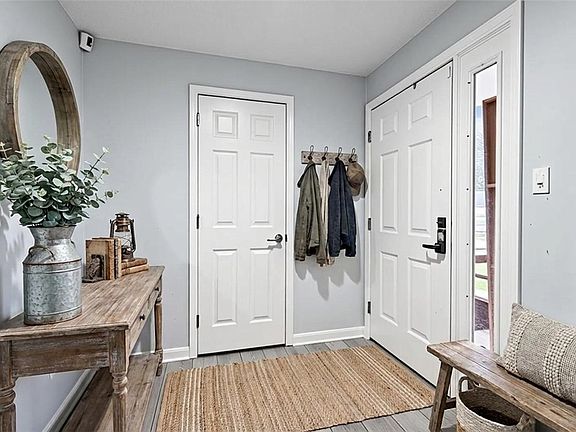 4th image of 1217 Parkside Dr