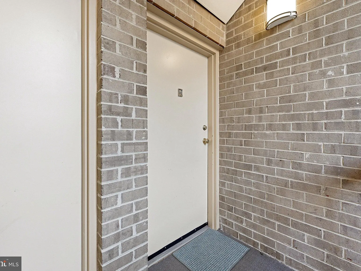 2 bed, 1.0 bath, 1112 sqft, $2,300 — Photo 4