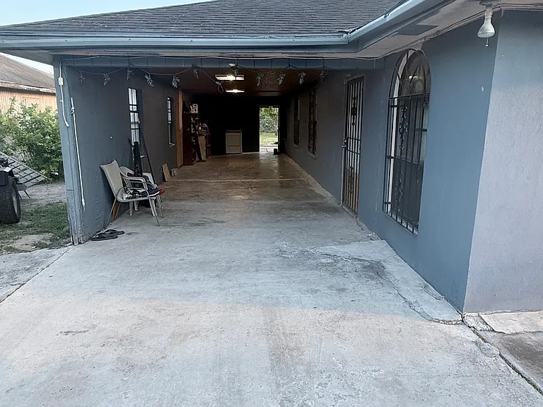 2305 Lusby St — Photo 2