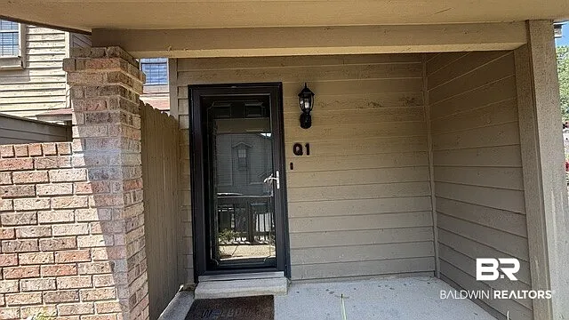 3 bed, 2.0 bath, 1329 sqft, $1,750 — Photo 2