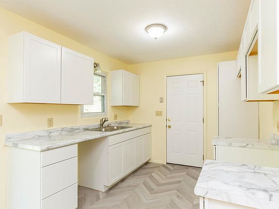 5th image of 19341 Wedgewood Dr