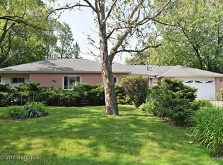125 Hawthorne Ln, Hoffman Estates, IL 60169