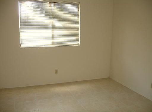 5th image of 2986 S University Dr APT 8102