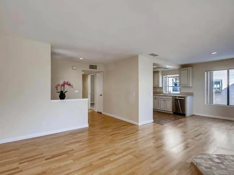9250 Towne Centre Dr #1 — Photo 5