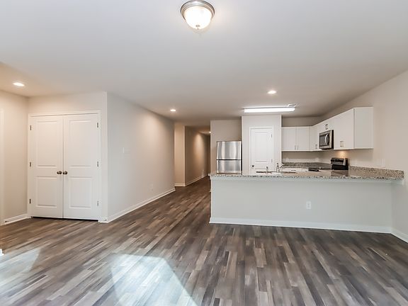 3rd image of 15606 Briar Forest Dr