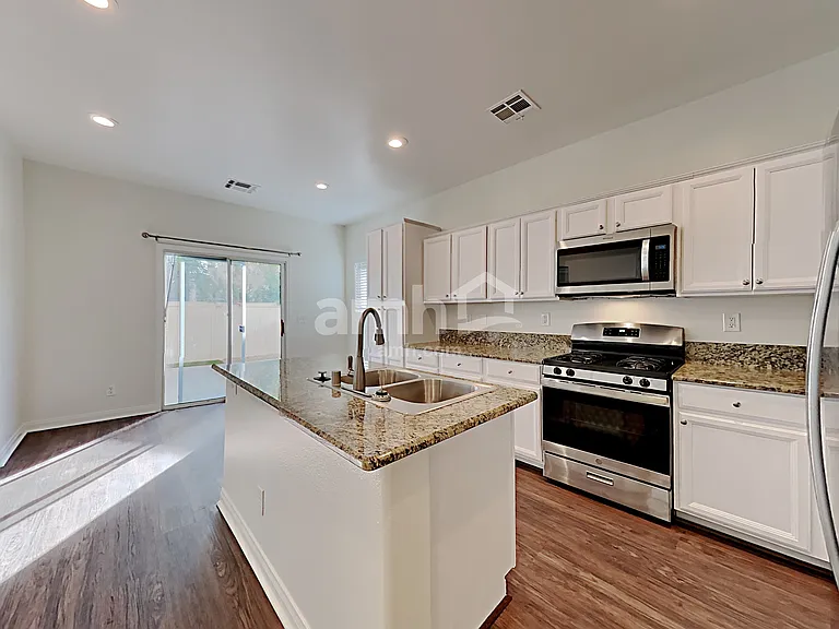 7724 Hauck St — Photo 3
