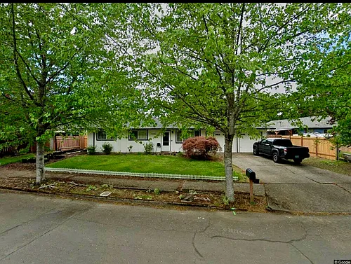 19885 NE Wasco St Photo 1