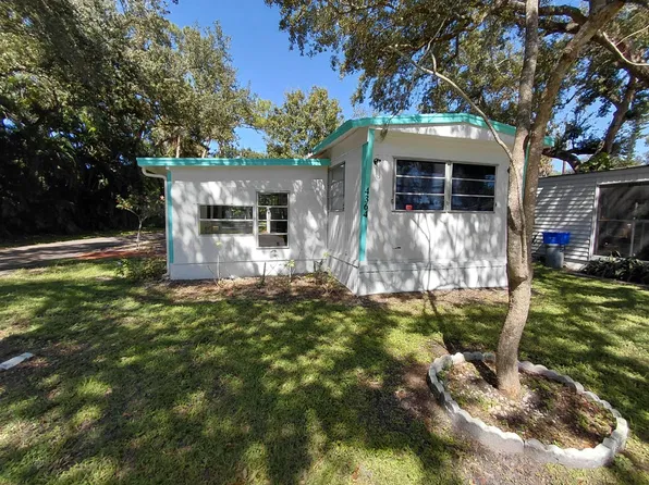 4364 Mailbox Ave #137, North Fort Myers, FL 33903