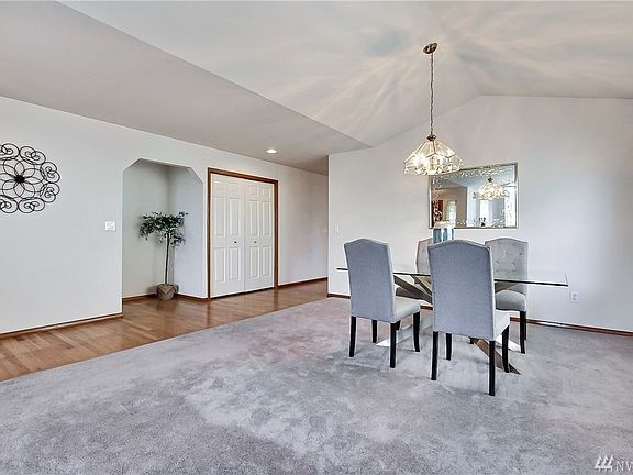 3rd image of 1002 23rd St NW