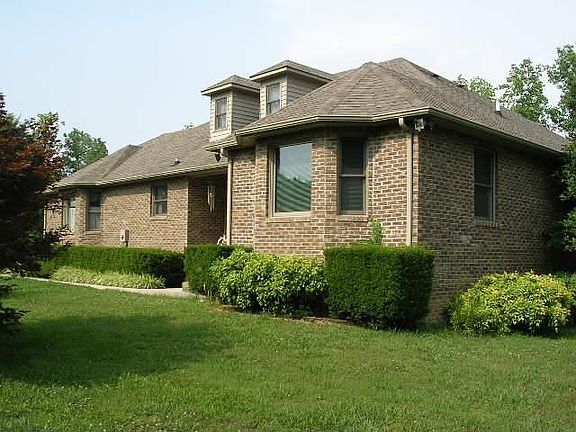 2nd image of 215 Austin Ln