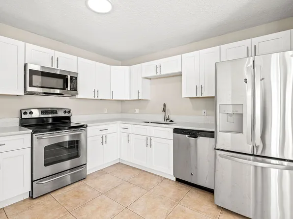 1542 N Lawnwood Cir #37D, Fort Pierce, FL 34950