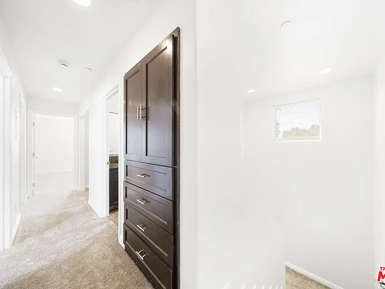 838 E 80th St #838 — Photo 10