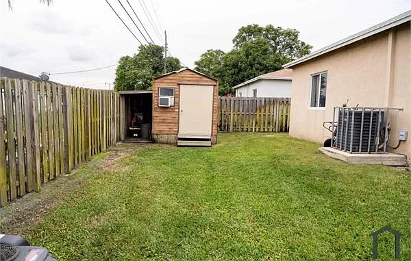 2710 NW 5th St — Photo 1