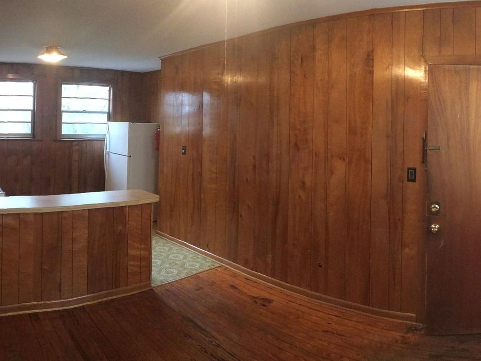 Open floor plan with classic gas stove!