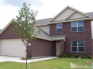 8812 Holliday Ln, Aubrey, TX 76227