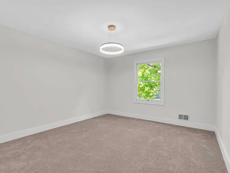 633 Eltone Rd — Photo 24