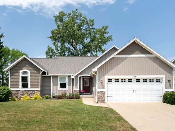 1883 Stratford Ln NW, Grand Rapids, MI 49534