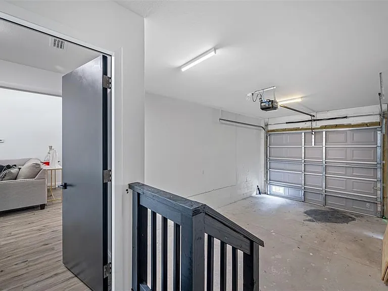 3717 E Clifton St — Photo 22