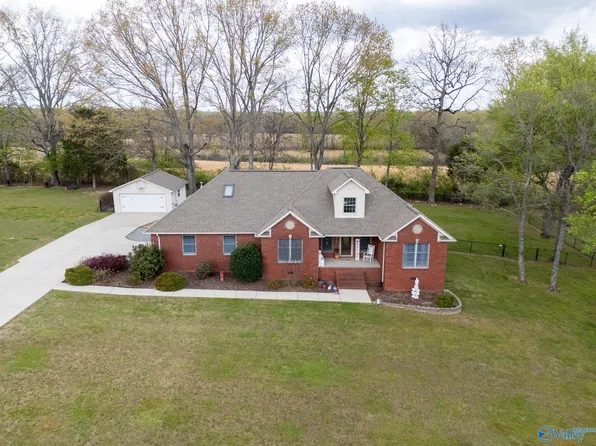 61 Eastridge Rd, Fayetteville, TN 37334