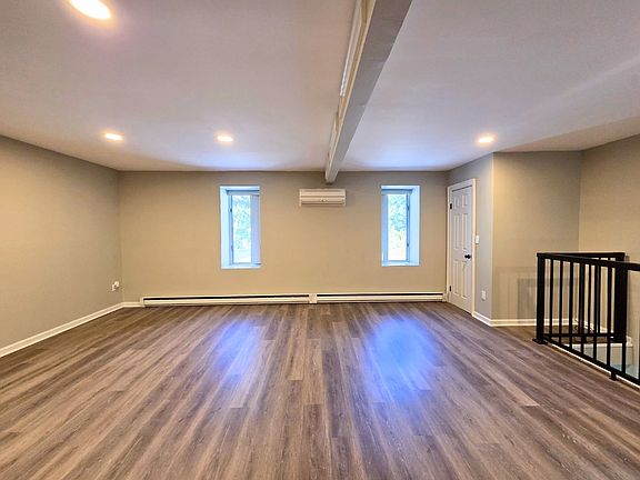 5th image of 1 Ranch Ct #2