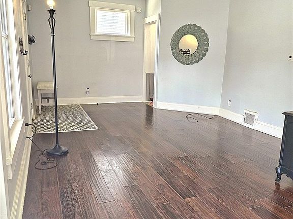3rd image of 11335 Knowlton Ave