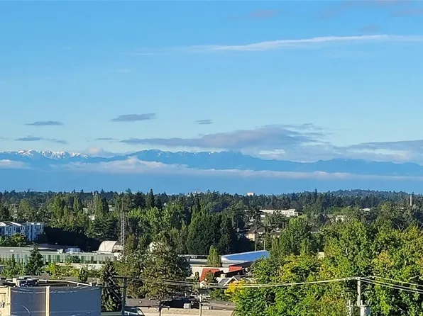 4536 Viewmont Ave #406, Saanich, BC V8Z 5L2