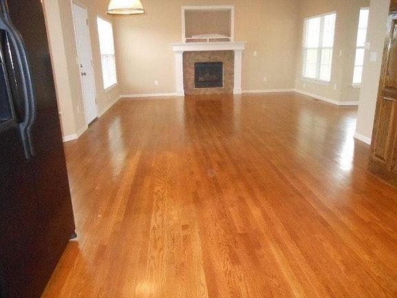 4th image of 1007 Tamarisk Dr
